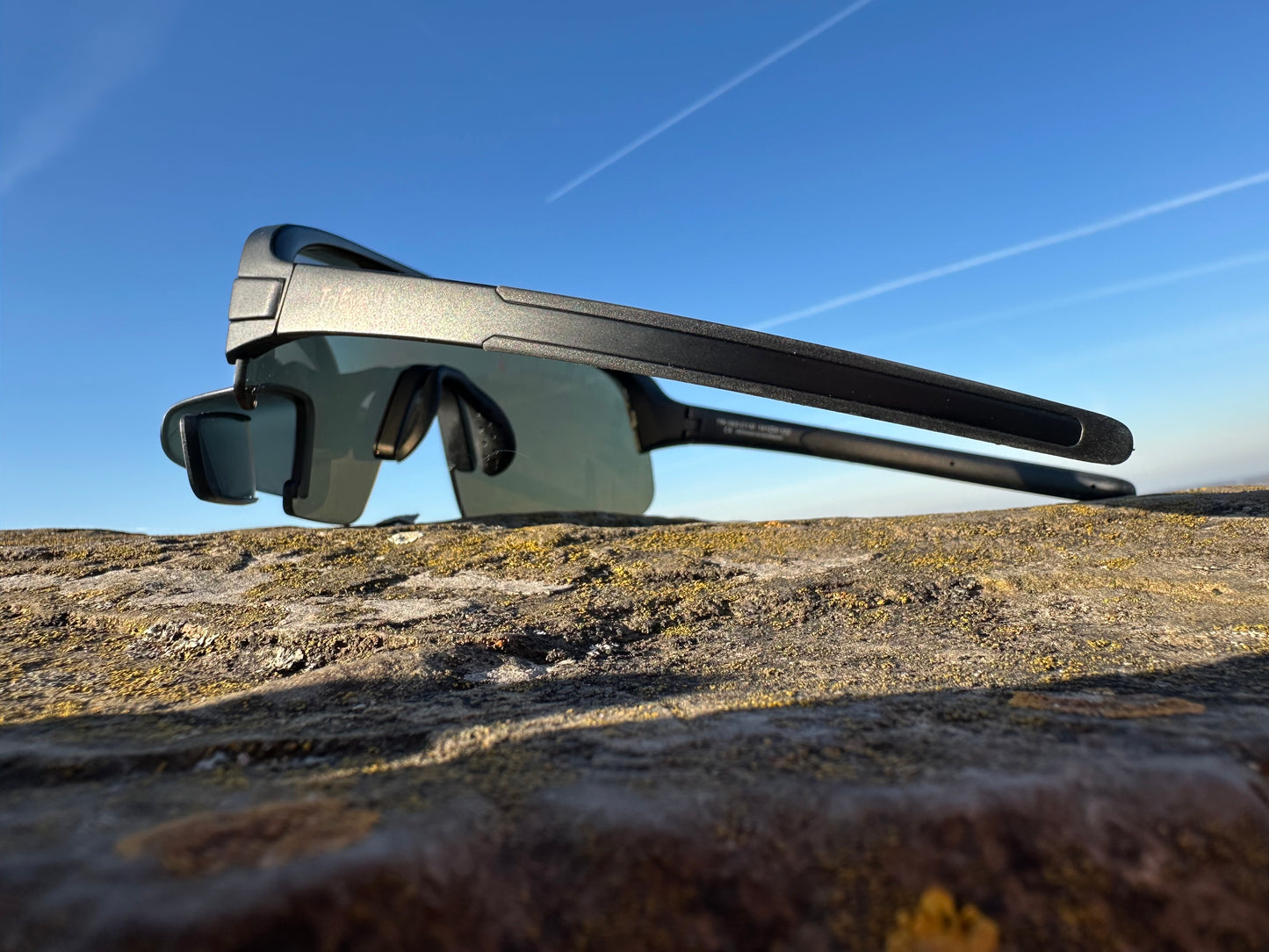 TriEye Sport-Sonnenbrille HD mit integriertem Rückspiegel (Limited Edition)